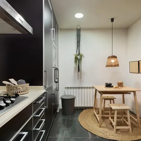 Etosha - 3 Bedrooms And Balcony In Eixample Dreta Διαμέρισμα *